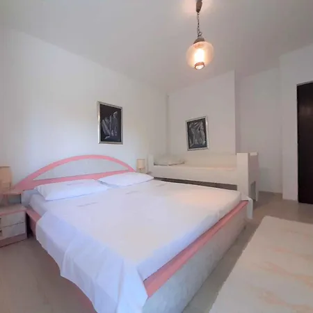 Apartament Near In Krk-insel Krk 45781 *